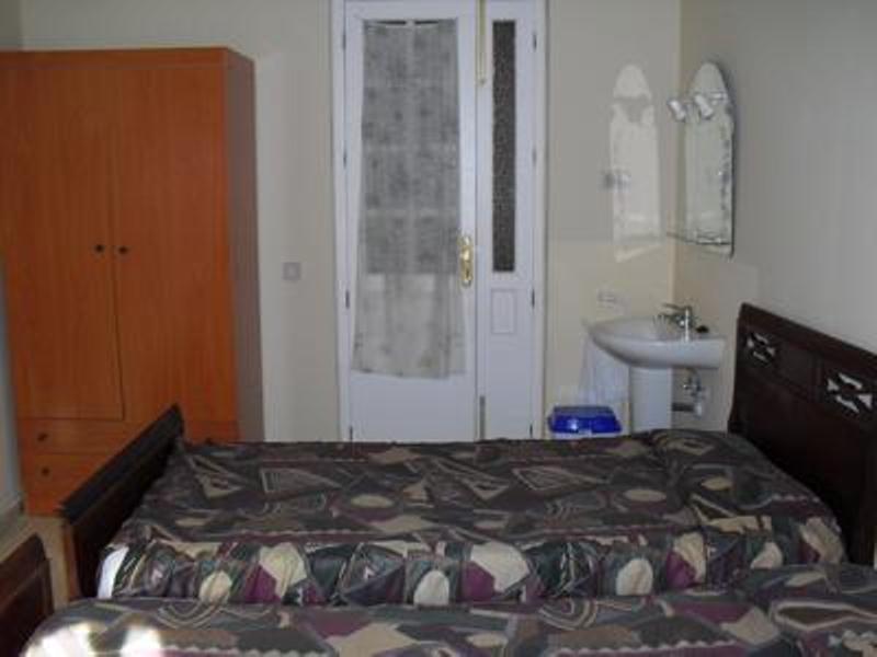 Hostal Del Mar Madrid Room photo